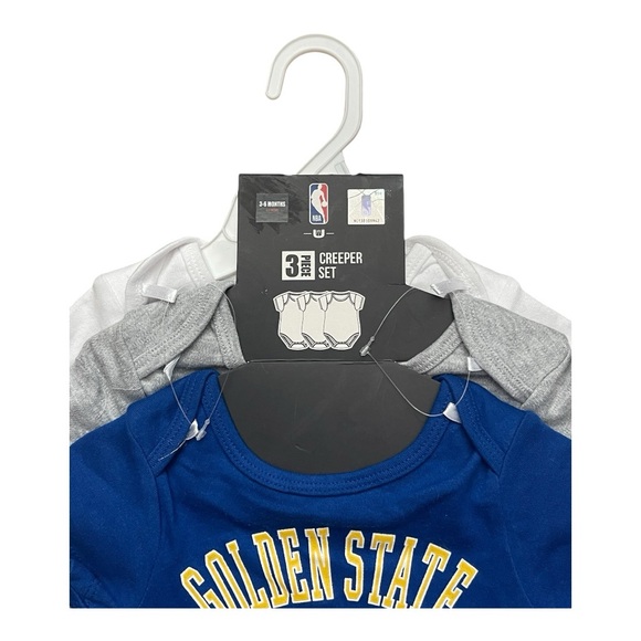 💙💛BRAND NWT Golden State WarriorS 🏀⛹️♂️ onesies (3 pack) size 3-6 months💛💙 - Picture 5 of 6